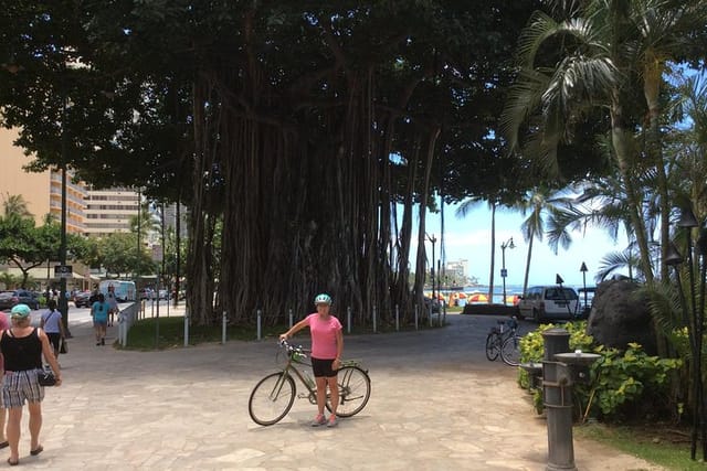 Meet and Ride location. Kuhio Beach Park, Waikiki 